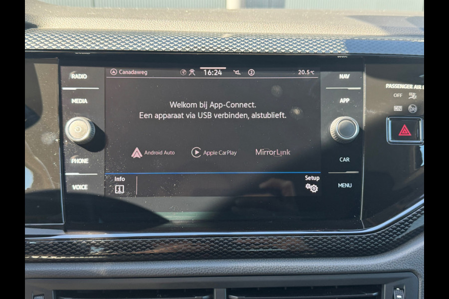 Volkswagen Taigo 1.0 TSI Automaat Life * Navigatie * Parkeersensoren * Adaptieve Cruise Control *