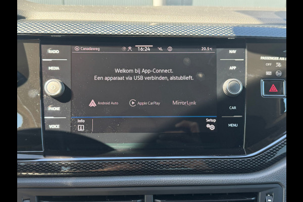 Volkswagen Taigo 1.0 TSI Automaat Life * Navigatie * Parkeersensoren * Adaptieve Cruise Control *