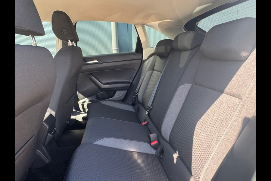 Volkswagen Taigo 1.0 TSI Automaat Life * Navigatie * Parkeersensoren * Adaptieve Cruise Control *
