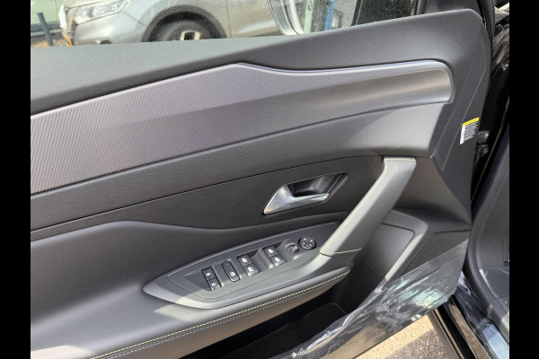 Peugeot e-408 GT 58 kWh NIEUWE AUTO 13KM!| FULL OPTION| PANO| FOCAL AUDIO| 360 CAMERA| ELEKTRISCHE ACHTERKLEP| ELEK. STOELEN| STOEL + STUURVERWARMING MET MASSAGE|