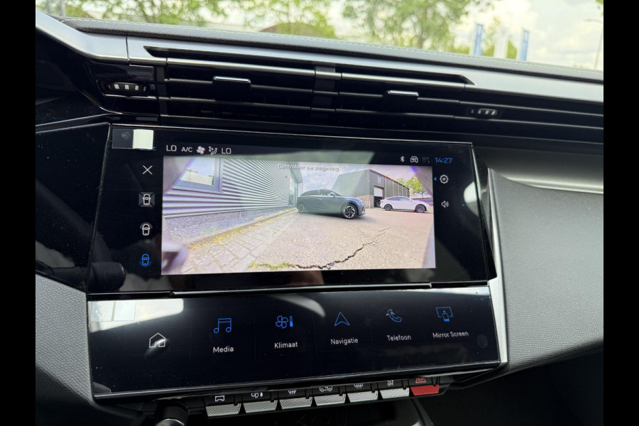 Peugeot e-408 GT 58 kWh NIEUWE AUTO 13KM!| FULL OPTION| PANO| FOCAL AUDIO| 360 CAMERA| ELEKTRISCHE ACHTERKLEP| ELEK. STOELEN| STOEL + STUURVERWARMING MET MASSAGE|