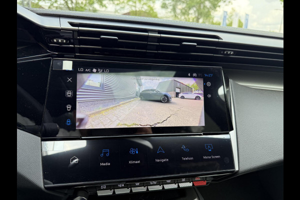 Peugeot e-408 GT 58 kWh NIEUWE AUTO 13KM!| FULL OPTION| PANO| FOCAL AUDIO| 360 CAMERA| ELEKTRISCHE ACHTERKLEP| ELEK. STOELEN| STOEL + STUURVERWARMING MET MASSAGE|