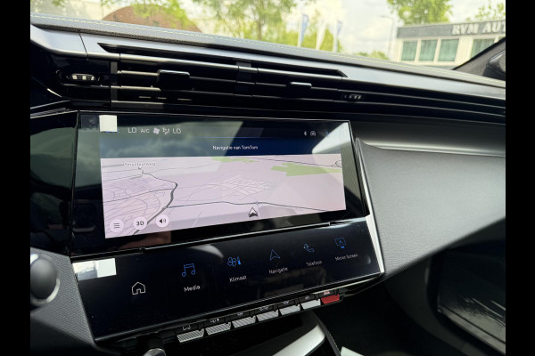 Peugeot e-408 GT 58 kWh NIEUWE AUTO 13KM!| FULL OPTION| PANO| FOCAL AUDIO| 360 CAMERA| ELEKTRISCHE ACHTERKLEP| ELEK. STOELEN| STOEL + STUURVERWARMING MET MASSAGE|