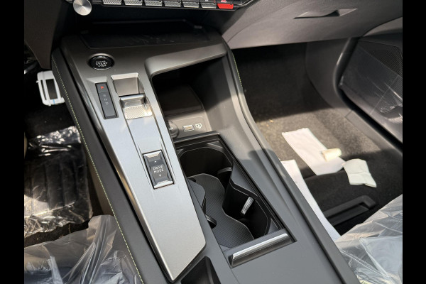 Peugeot e-408 GT 58 kWh NIEUWE AUTO 13KM!| FULL OPTION| PANO| FOCAL AUDIO| 360 CAMERA| ELEKTRISCHE ACHTERKLEP| ELEK. STOELEN| STOEL + STUURVERWARMING MET MASSAGE|
