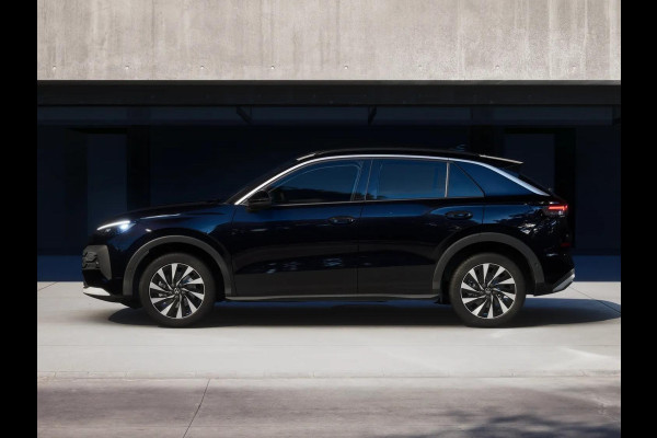 Volkswagen T-Roc Life First Edition 1.5 eTSI 85 kW / 116 PK SUV 7 v Achteruitrijcamera | Carplay