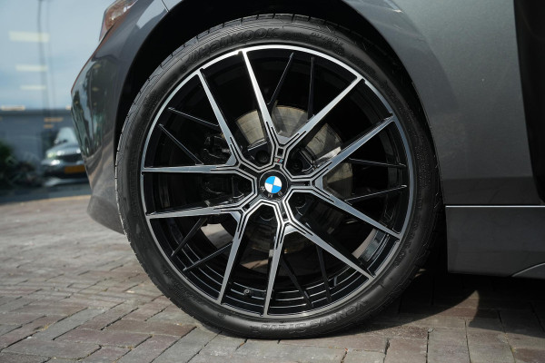 BMW 1-serie 118i High Executive M Pakket Panoramadak Cruise Stoelverw. LED 19''LM