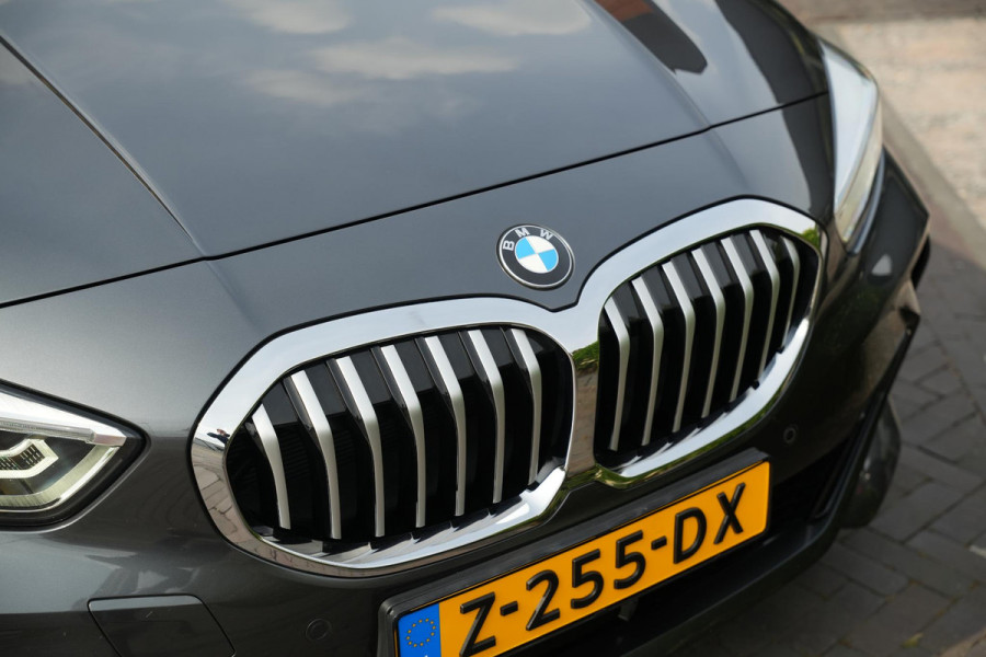 BMW 1-serie 118i High Executive M Pakket Panoramadak Cruise Stoelverw. LED 19''LM