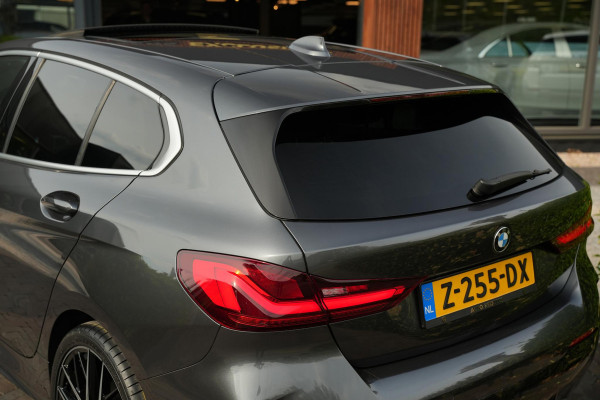 BMW 1-serie 118i High Executive M Pakket Panoramadak Cruise Stoelverw. LED 19''LM