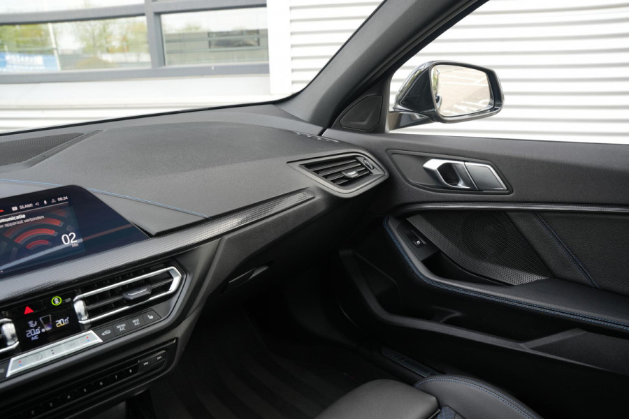 BMW 1-serie 118i High Executive M Pakket Panoramadak Cruise Stoelverw. LED 19''LM