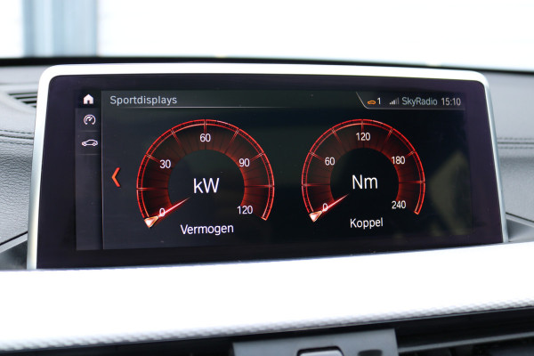 BMW X1 sDrive18i High Exe M-pakket Autom Xenon Navi Panodak T-haak Bj:2020