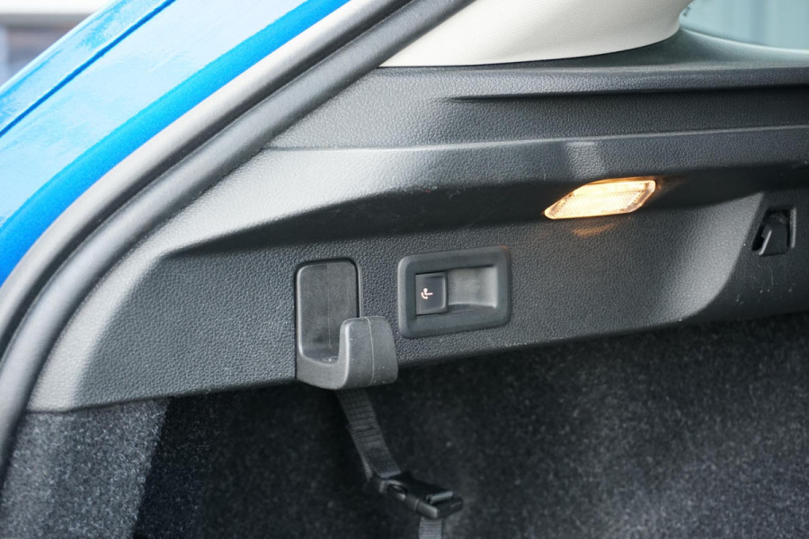 Škoda SCALA 1.0 TSI Business Edition + TREKHAAK / STOELVERWARMING / CAMERA