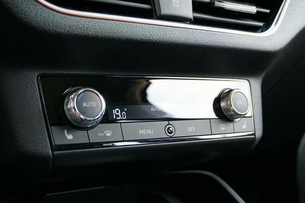 Škoda SCALA 1.0 TSI Business Edition + TREKHAAK / STOELVERWARMING / CAMERA