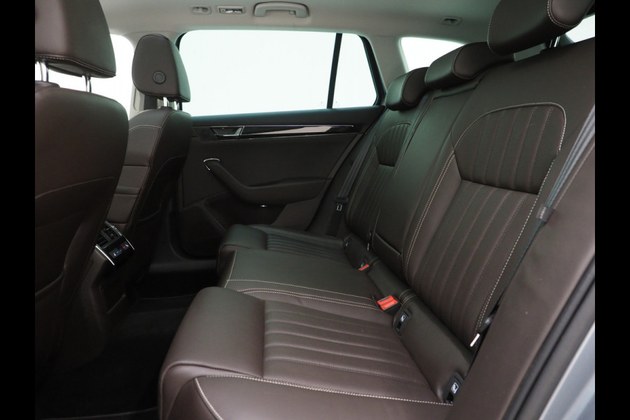 Škoda Superb Combi 1.4 TSI iV Laurin & Klement | Panoramadak | Leder | Canton | Camera | Keyless | Adaptive Cruise | Carplay