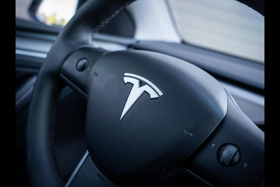 Tesla Model Y Performance AWD 75 kWh Dual Motor l Carbon l 21'' l Panoramadak