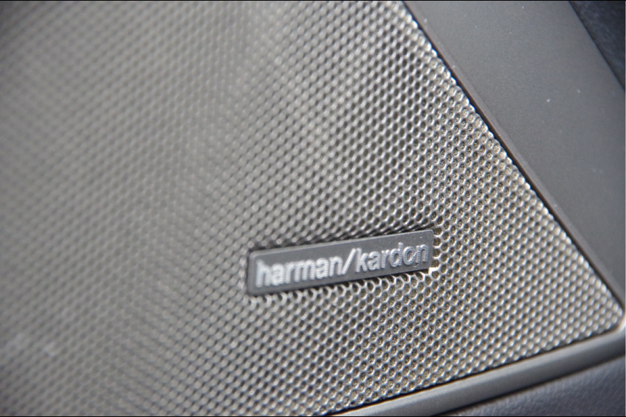BMW 3-serie 330e M-SPORT SCHUIFDAK, INDIVIDUAL LEDER, LASER, HUD, HARMAN/KARDON, ADAPT. CRUISE, SPORTSTOELEN, DRAVIT GRAU