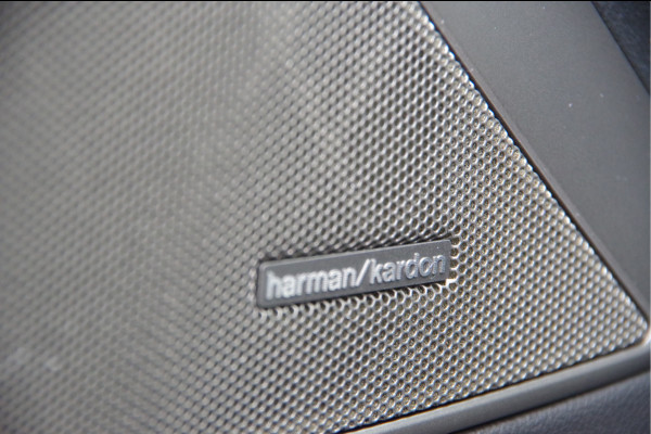 BMW 3-serie 330e M-SPORT SCHUIFDAK, INDIVIDUAL LEDER, LASER, HUD, HARMAN/KARDON, ADAPT. CRUISE, SPORTSTOELEN, DRAVIT GRAU