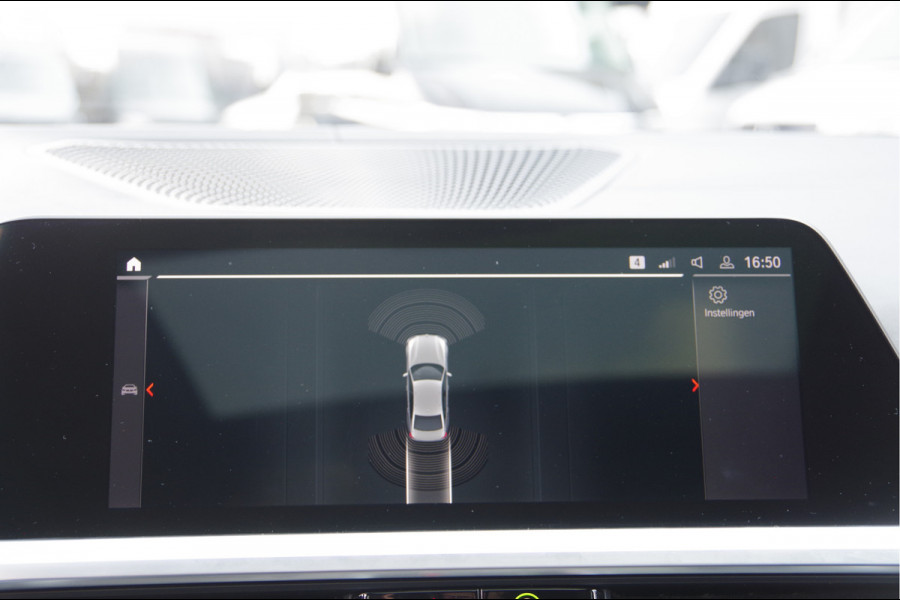 BMW 3-serie 330e M-SPORT SCHUIFDAK, INDIVIDUAL LEDER, LASER, HUD, HARMAN/KARDON, ADAPT. CRUISE, SPORTSTOELEN, DRAVIT GRAU