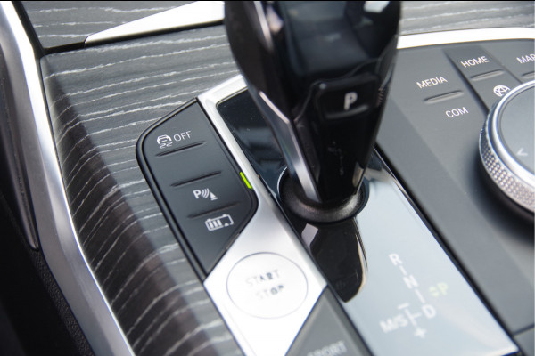 BMW 3-serie 330e M-SPORT SCHUIFDAK, INDIVIDUAL LEDER, LASER, HUD, HARMAN/KARDON, ADAPT. CRUISE, SPORTSTOELEN, DRAVIT GRAU