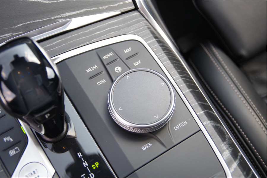 BMW 3-serie 330e M-SPORT SCHUIFDAK, INDIVIDUAL LEDER, LASER, HUD, HARMAN/KARDON, ADAPT. CRUISE, SPORTSTOELEN, DRAVIT GRAU