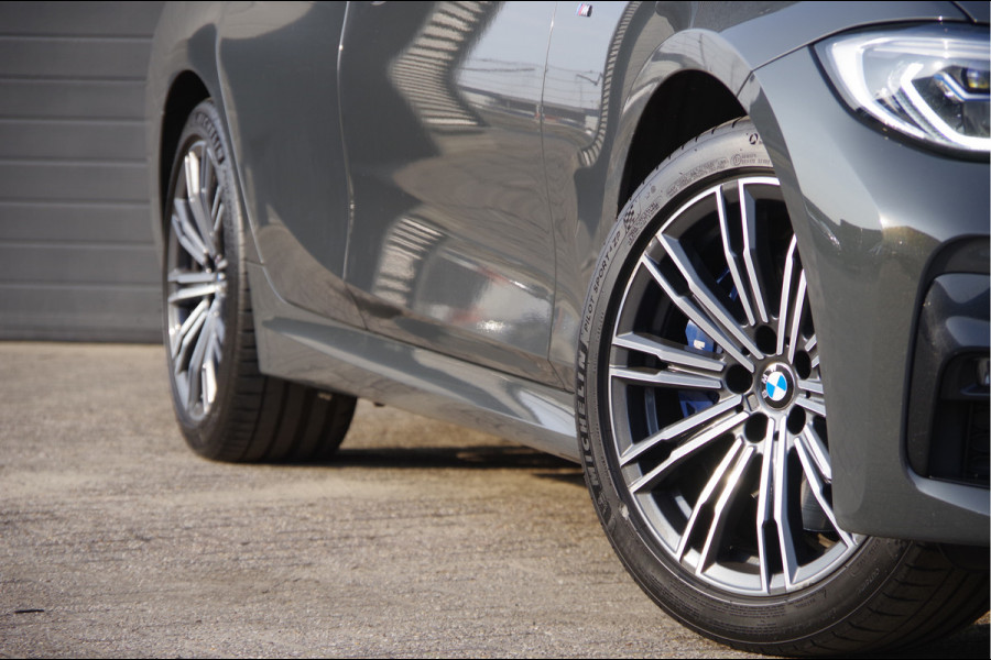 BMW 3-serie 330e M-SPORT SCHUIFDAK, INDIVIDUAL LEDER, LASER, HUD, HARMAN/KARDON, ADAPT. CRUISE, SPORTSTOELEN, DRAVIT GRAU