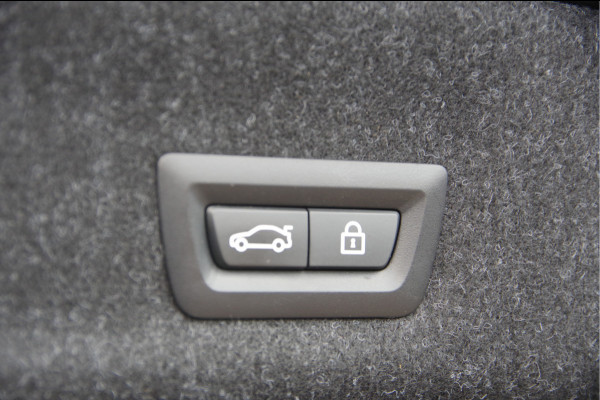 BMW 3-serie 330e M-SPORT SCHUIFDAK, INDIVIDUAL LEDER, LASER, HUD, HARMAN/KARDON, ADAPT. CRUISE, SPORTSTOELEN, DRAVIT GRAU