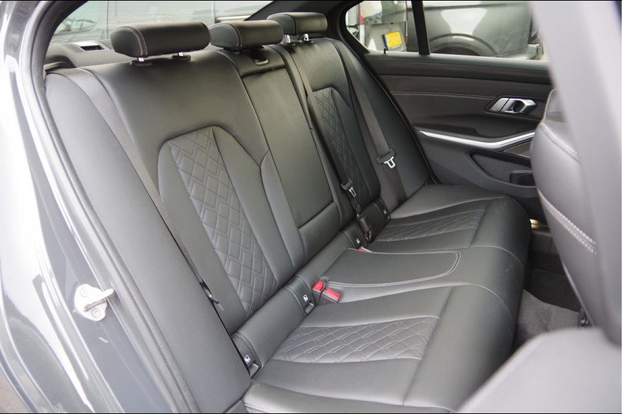 BMW 3-serie 330e M-SPORT SCHUIFDAK, INDIVIDUAL LEDER, LASER, HUD, HARMAN/KARDON, ADAPT. CRUISE, SPORTSTOELEN, DRAVIT GRAU