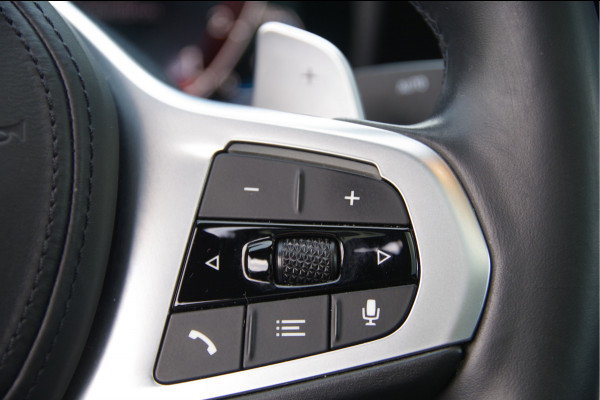 BMW 3-serie 330e M-SPORT SCHUIFDAK, INDIVIDUAL LEDER, LASER, HUD, HARMAN/KARDON, ADAPT. CRUISE, SPORTSTOELEN, DRAVIT GRAU