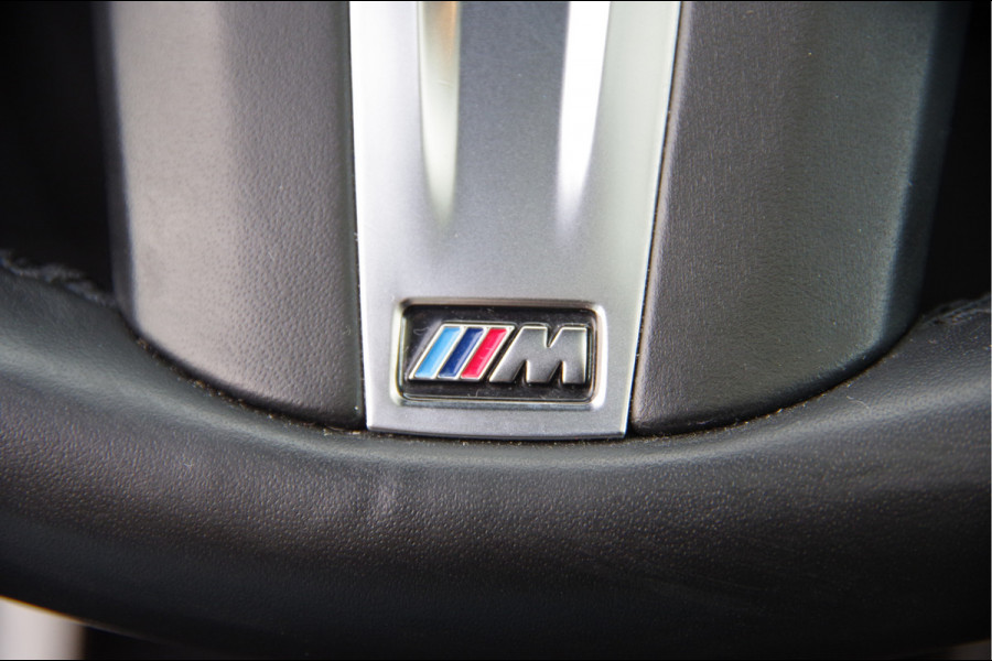 BMW 3-serie 330e M-SPORT SCHUIFDAK, INDIVIDUAL LEDER, LASER, HUD, HARMAN/KARDON, ADAPT. CRUISE, SPORTSTOELEN, DRAVIT GRAU