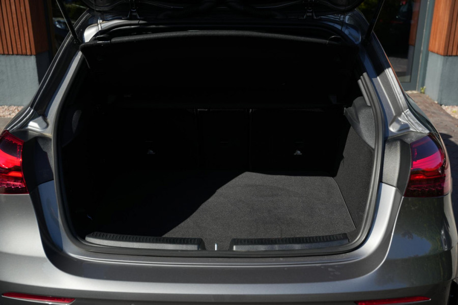 Mercedes-Benz A-Klasse AMG 35 4MATIC Aero Pack Burmester WideScreen Facelift