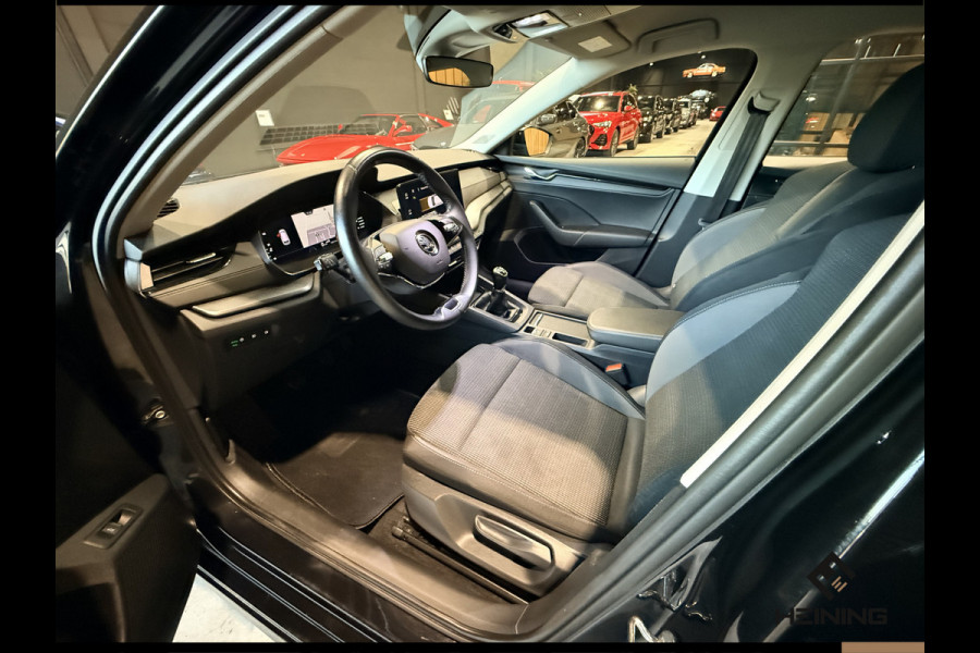 Škoda Octavia Combi 1.0 TSI Business Edition. Navi. Apple-carplay.Trekhaak. Dealer onderhouden met NAP