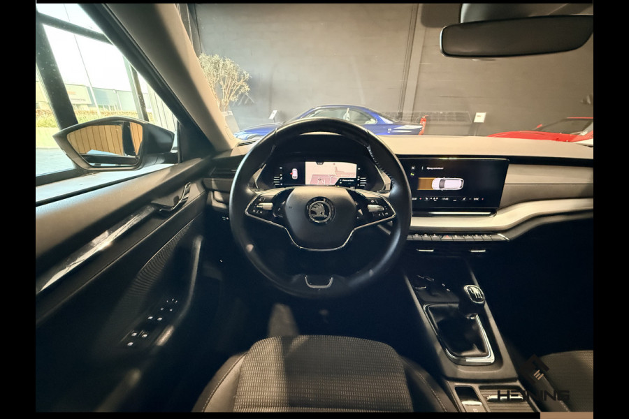 Škoda Octavia Combi 1.0 TSI Business Edition. Navi. Apple-carplay.Trekhaak. Dealer onderhouden met NAP