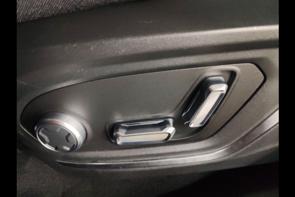 Lynk & Co 01 1.5 PHEV 262PK Stuur/Stoelverw. Zwarte hemel Plug-in 360°Cam Carplay