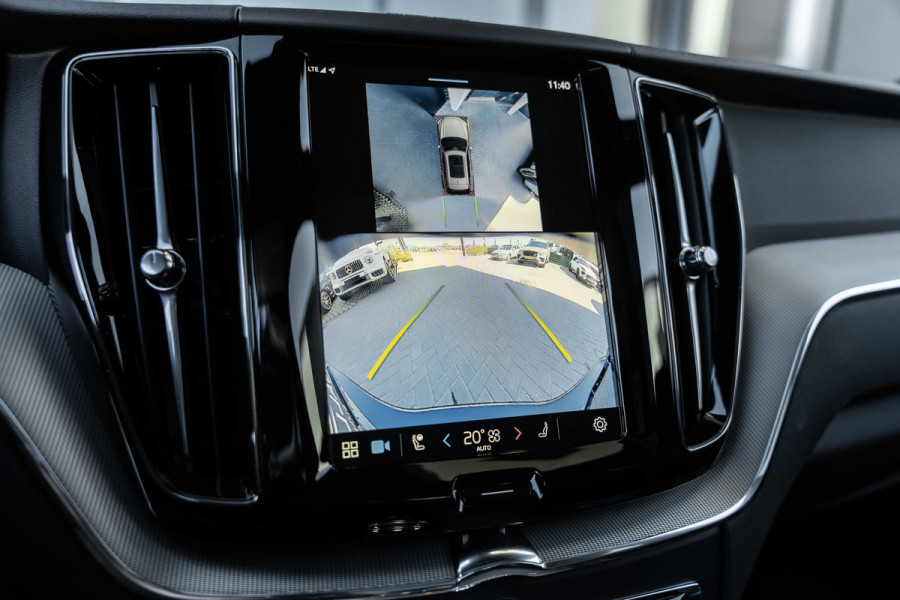 Volvo XC60 2.0 T6 Plug-in hybrid AWD Plus Black Edition - Panorama | H&K | Memory | 360 Camera