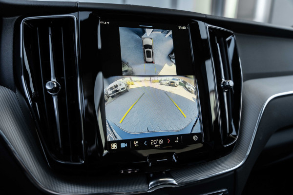 Volvo XC60 2.0 T6 Plug-in hybrid AWD Plus Black Edition - Panorama | H&K | Memory | 360 Camera