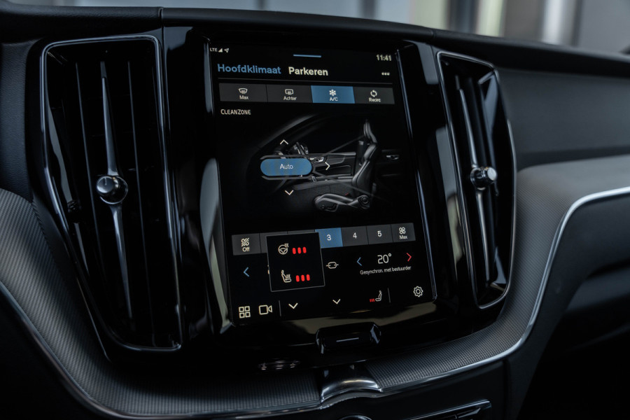 Volvo XC60 2.0 T6 Plug-in hybrid AWD Plus Black Edition - Panorama | H&K | Memory | 360 Camera