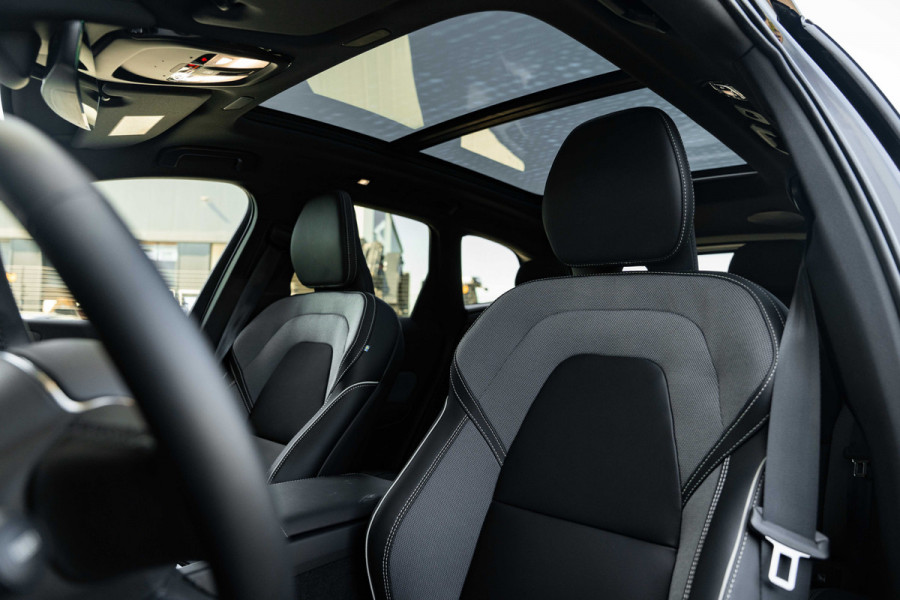 Volvo XC60 2.0 T6 Plug-in hybrid AWD Plus Black Edition - Panorama | H&K | Memory | 360 Camera