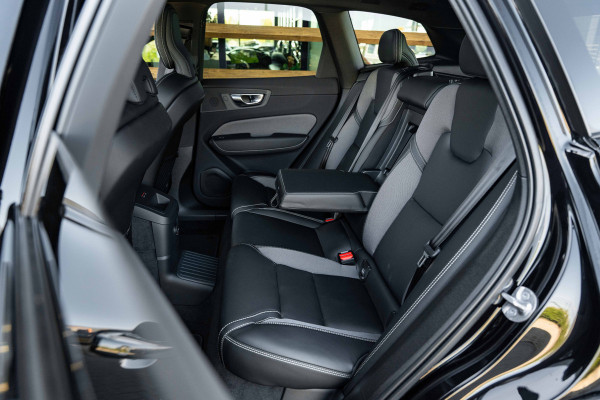 Volvo XC60 2.0 T6 Plug-in hybrid AWD Plus Black Edition - Panorama | H&K | Memory | 360 Camera