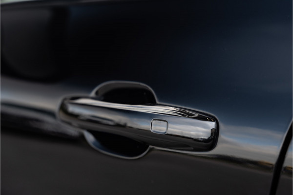 Volvo XC60 2.0 T6 Plug-in hybrid AWD Plus Black Edition - Panorama | H&K | Memory | 360 Camera