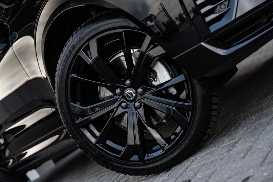 Volvo XC60 2.0 T6 Plug-in hybrid AWD Plus Black Edition - Panorama | H&K | Memory | 360 Camera