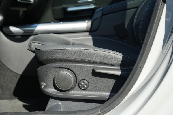 Mercedes-Benz GLA 200 AMG Line Panoramadak Adapt. Cruise AMG Pakket Ambient Wide Screen