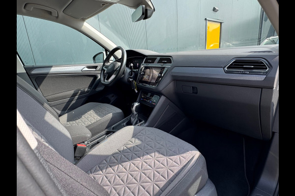 Volkswagen Tiguan 1.4 TSI eHybrid Life * Navigatie * Stoelverwarming * Virtual Cockpit * Adaptieve Cruise Control *