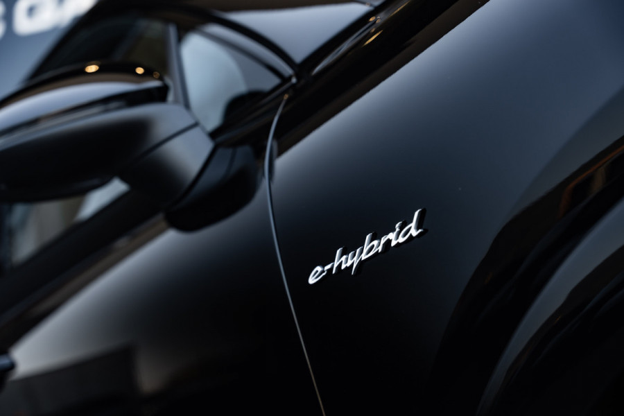 Porsche Cayenne Coupé 3.0 E-Hybrid - Origineel NL | Sport Chrono + | Panorama | Memory | 360 Camera