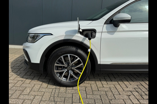 Volkswagen Tiguan 1.4 TSI eHybrid Life * Navigatie * Stoelverwarming * Virtual Cockpit * Adaptieve Cruise Control *