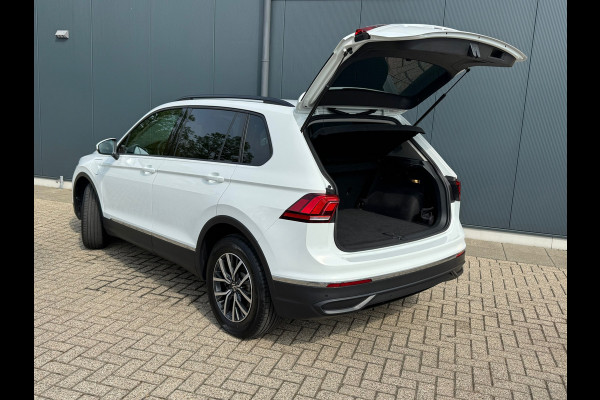 Volkswagen Tiguan 1.4 TSI eHybrid Life * Navigatie * Stoelverwarming * Virtual Cockpit * Adaptieve Cruise Control *