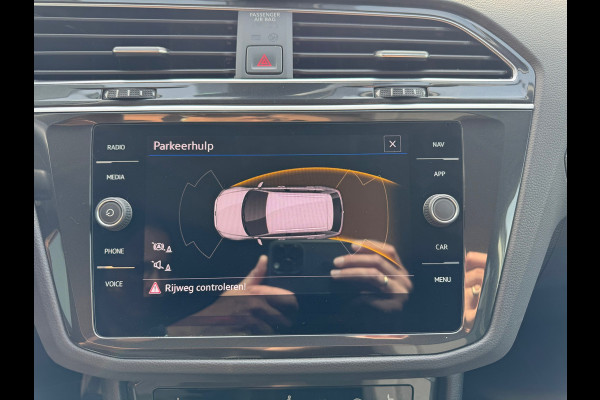 Volkswagen Tiguan 1.4 TSI eHybrid Life * Navigatie * Stoelverwarming * Virtual Cockpit * Adaptieve Cruise Control *