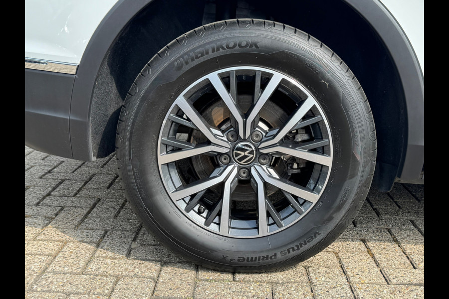 Volkswagen Tiguan 1.4 TSI eHybrid Life * Navigatie * Stoelverwarming * Virtual Cockpit * Adaptieve Cruise Control *