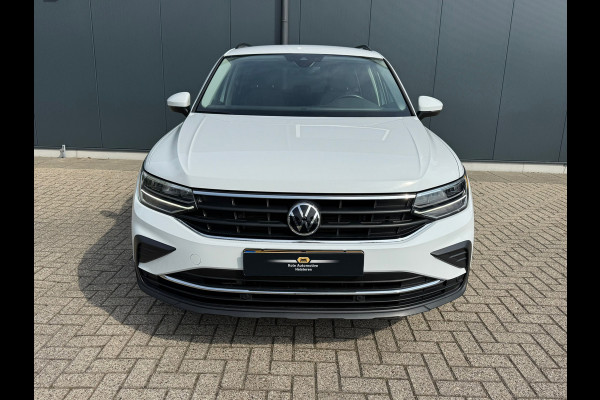 Volkswagen Tiguan 1.4 TSI eHybrid Life * Navigatie * Stoelverwarming * Virtual Cockpit * Adaptieve Cruise Control *