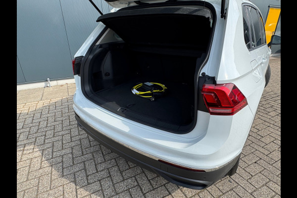 Volkswagen Tiguan 1.4 TSI eHybrid Life * Navigatie * Stoelverwarming * Virtual Cockpit * Adaptieve Cruise Control *
