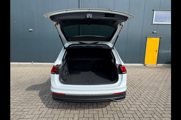 Volkswagen Tiguan 1.4 TSI eHybrid Life * Navigatie * Stoelverwarming * Virtual Cockpit * Adaptieve Cruise Control *
