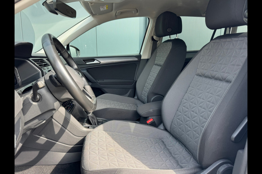 Volkswagen Tiguan 1.4 TSI eHybrid Life * Navigatie * Stoelverwarming * Virtual Cockpit * Adaptieve Cruise Control *